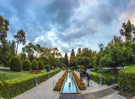 ساختار و معماری در باغ ایرانی